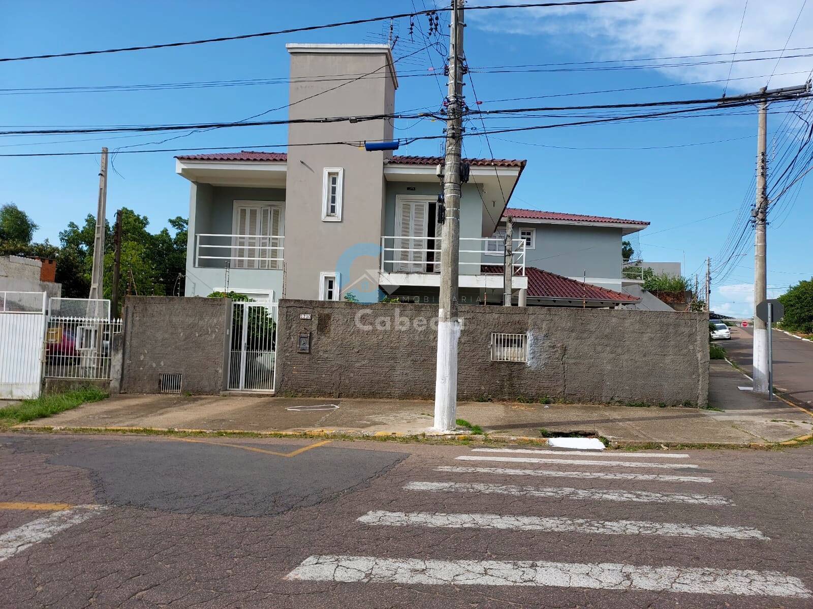 Sobrado à venda com 3 quartos, 340m² - Foto 1