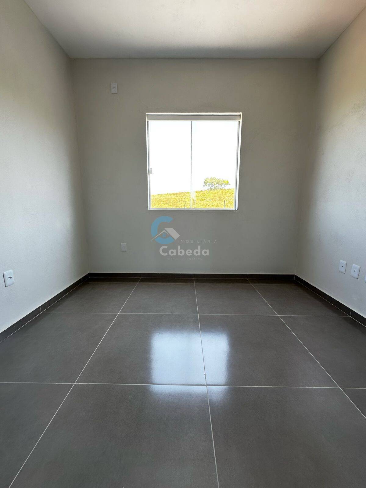 Casa à venda com 2 quartos, 50m² - Foto 4